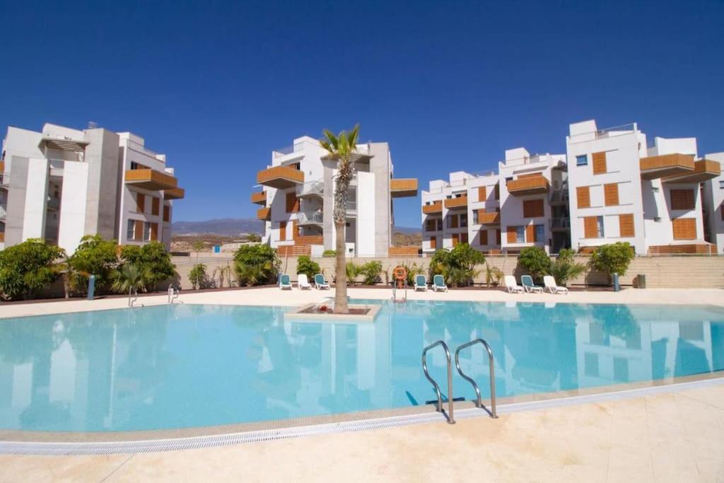 El Medano Beachfront Triplex Penthouse With Pool, Rooftop, Sea View Ngoại thất bức ảnh