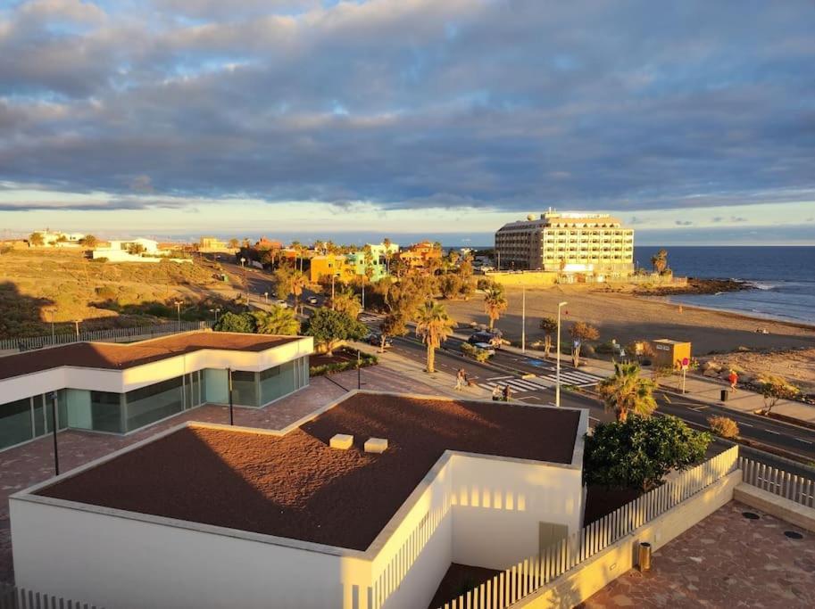El Medano Beachfront Triplex Penthouse With Pool, Rooftop, Sea View Ngoại thất bức ảnh