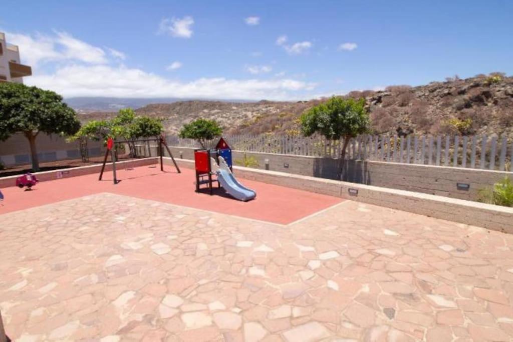 El Medano Beachfront Triplex Penthouse With Pool, Rooftop, Sea View Ngoại thất bức ảnh